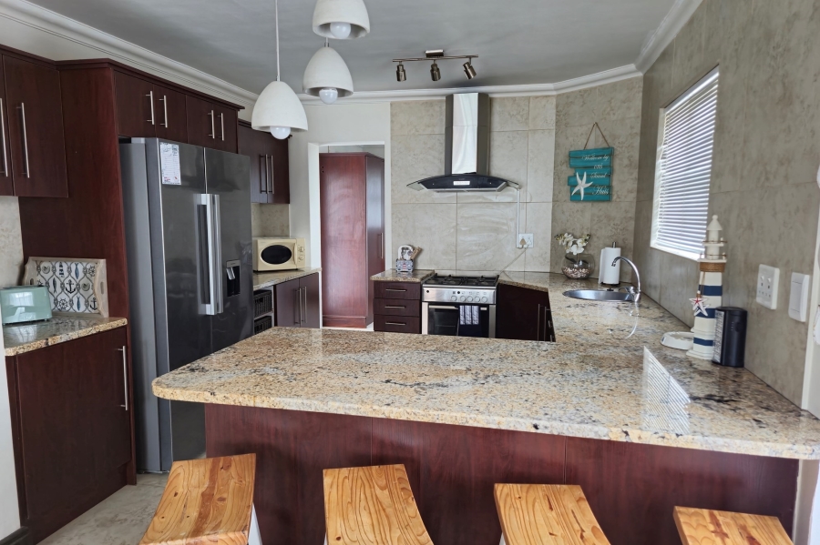 4 Bedroom Property for Sale in Sandy Point Western Cape